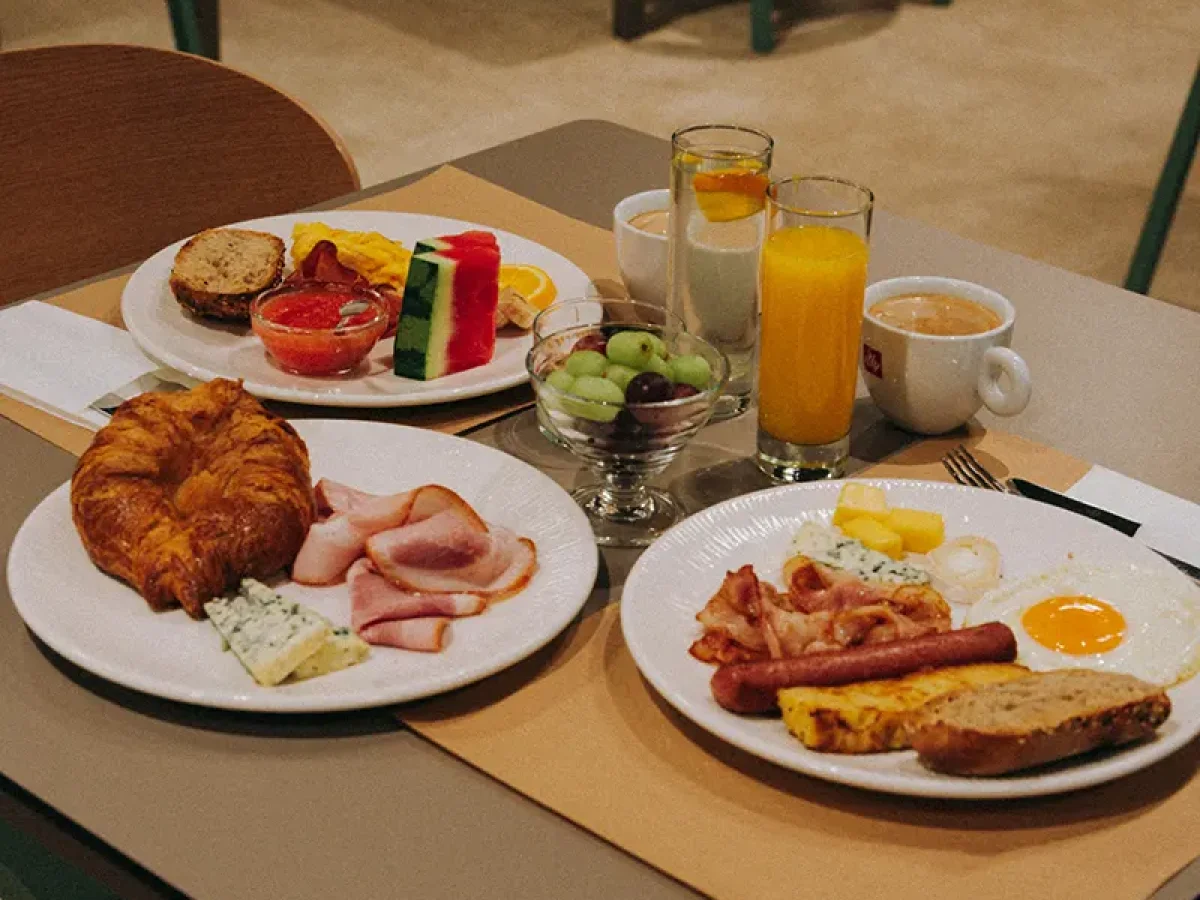 mesa con desayuno hotel alove DSC1736