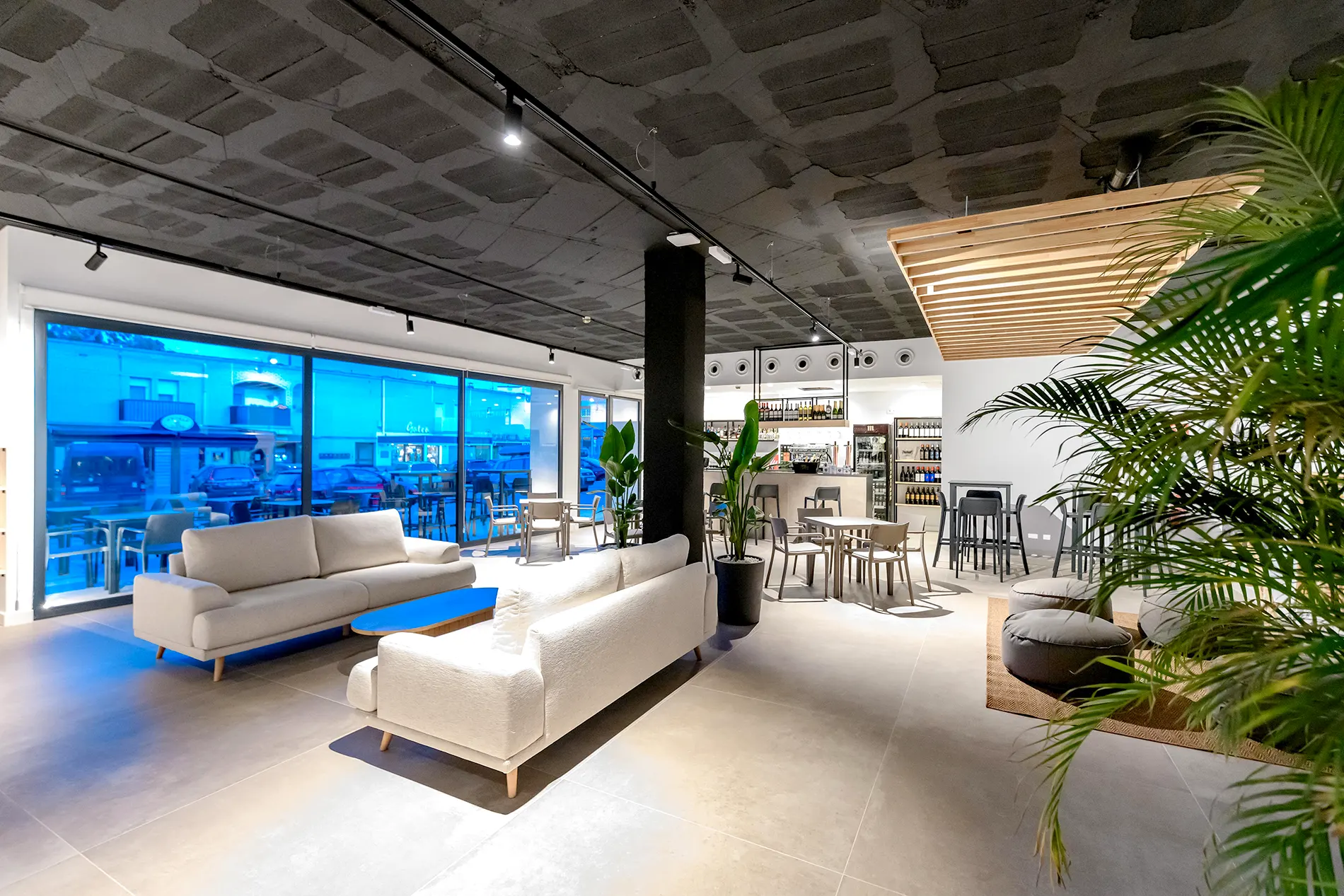 panorámica cafetería hotel alove en almería